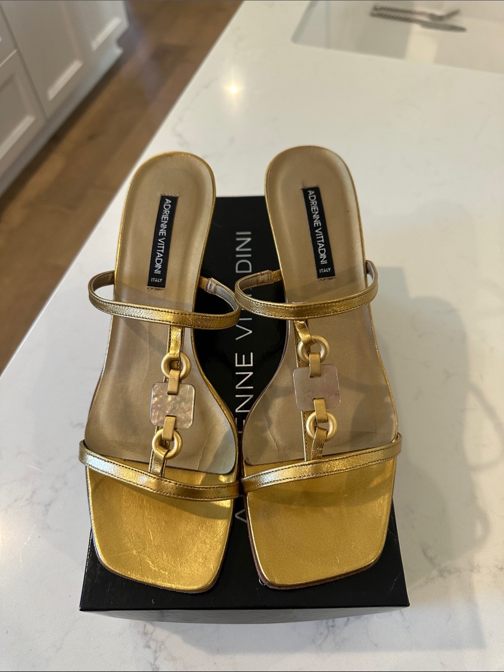 NWT Adrienne Vittadini Sandals